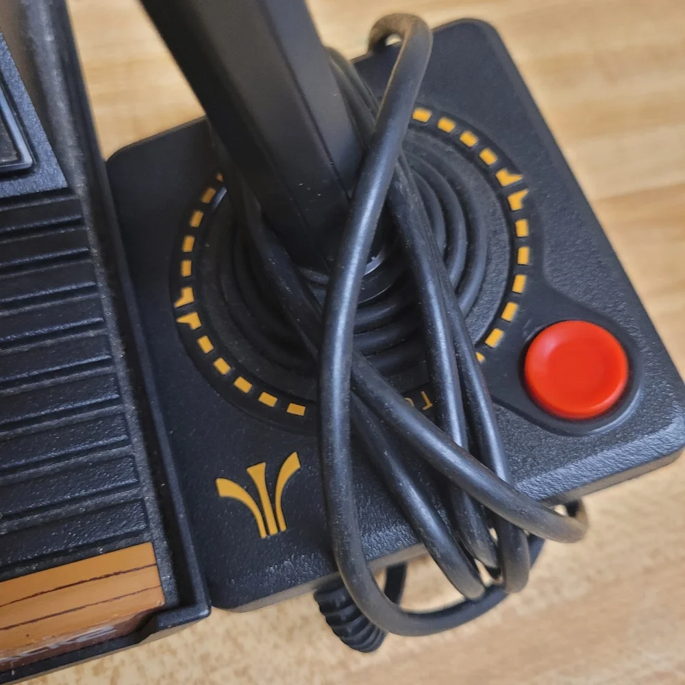 ATARI FLASHBACK 2 Classic Game Console Complete 40 Built in Games